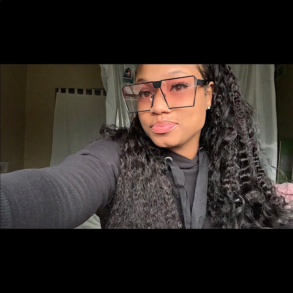 Meet your Posher, Dej